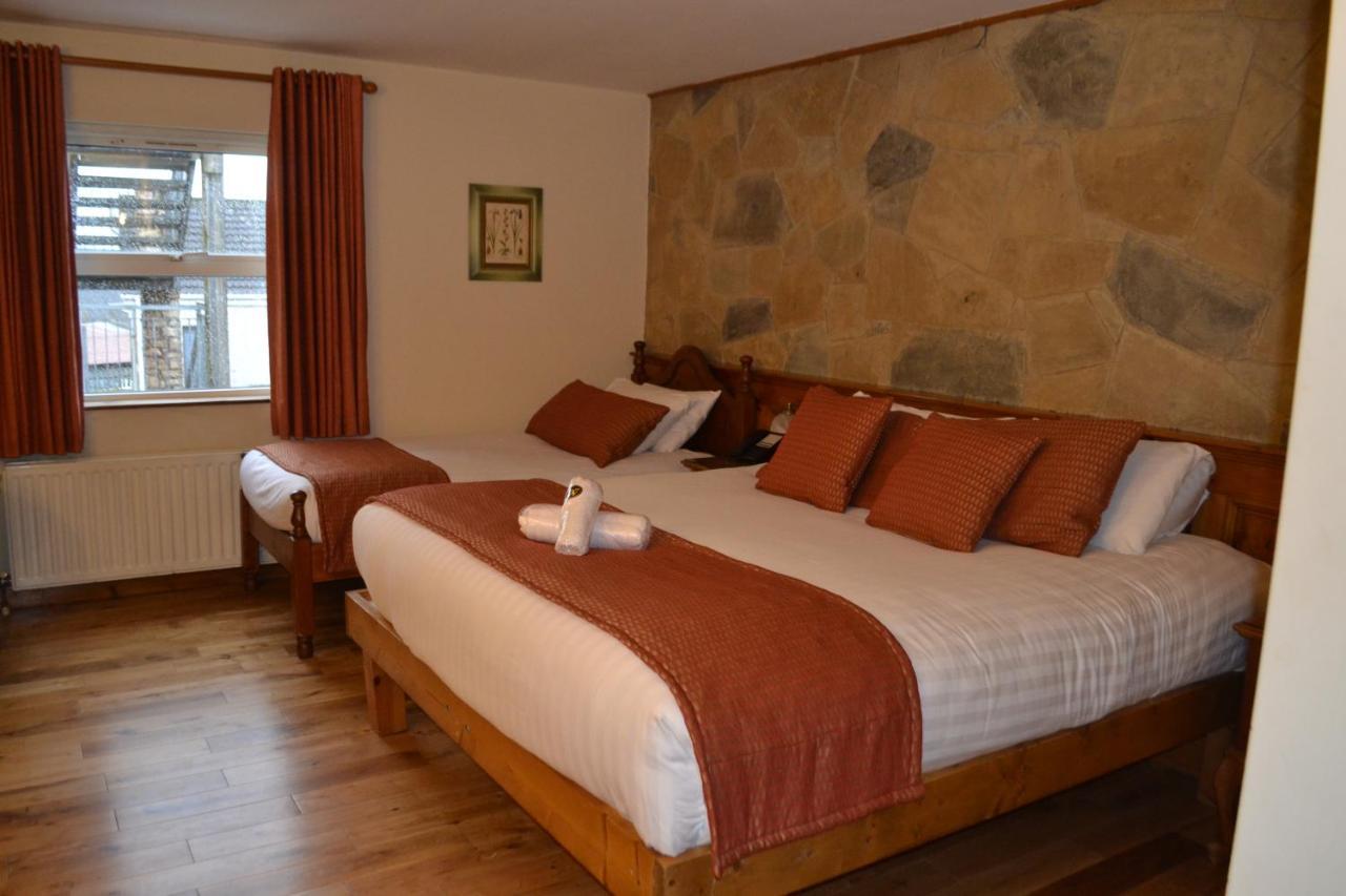 Hotel Walsh's And 3*