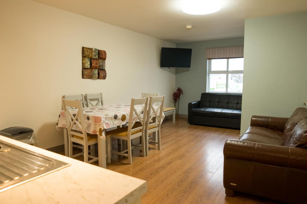 Walsh's And Hotel Maghera (Londonderry)