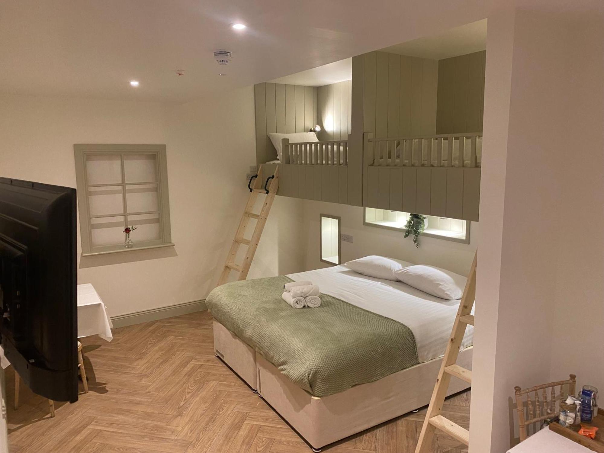 Walsh's And 3* Maghera (Londonderry)